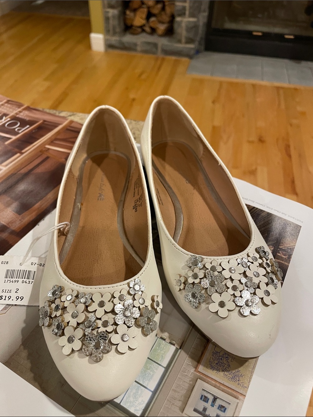 NWT American Eagle Girls Cream Floral Sequin Embellished Ballet Flats